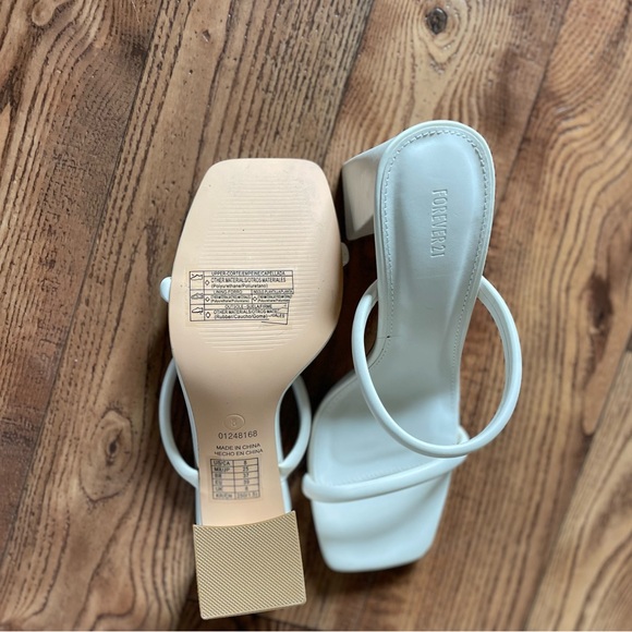 NWOT Forever 21 heels - Picture 3 of 5